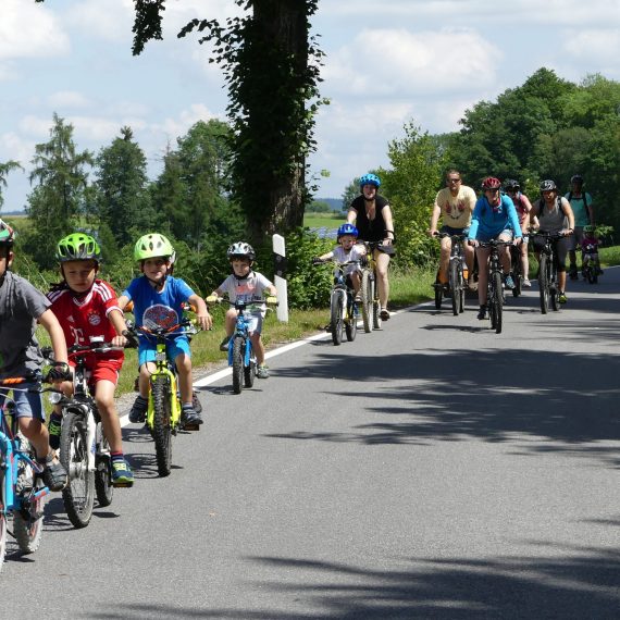 Familien-Radtag - 1 Mal im Jahr ist die Straße zwischen Beerfelden und Rothenberg für den Motorverkehr gesperrt